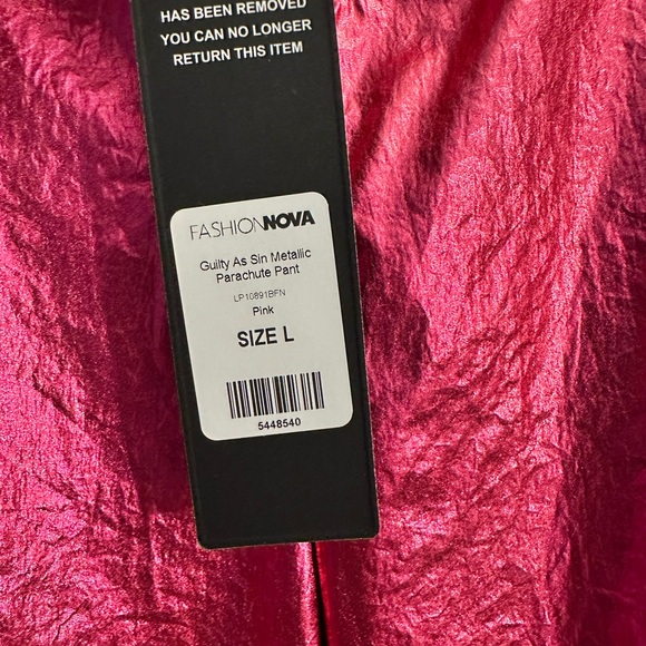 FashionNova Metallic Pink Satin Cargo Pants - Women BNWT - Picture 5 of 7